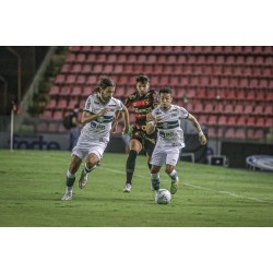 Coritiba  enfrenta o Botafogo em briga dentro da ZR4